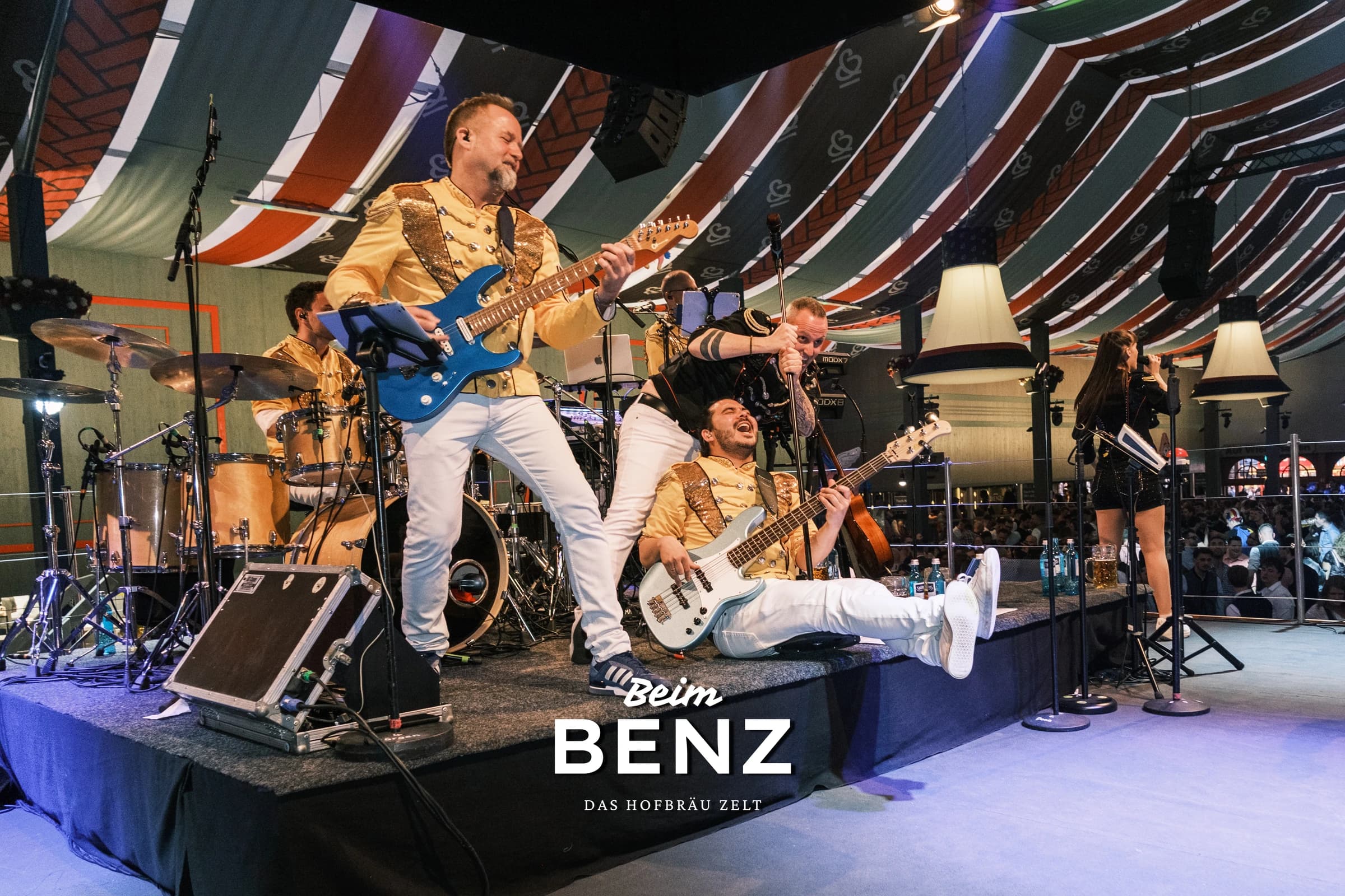 Hofbräu-Regiment live beim Benz am Cannstatter Volksfest